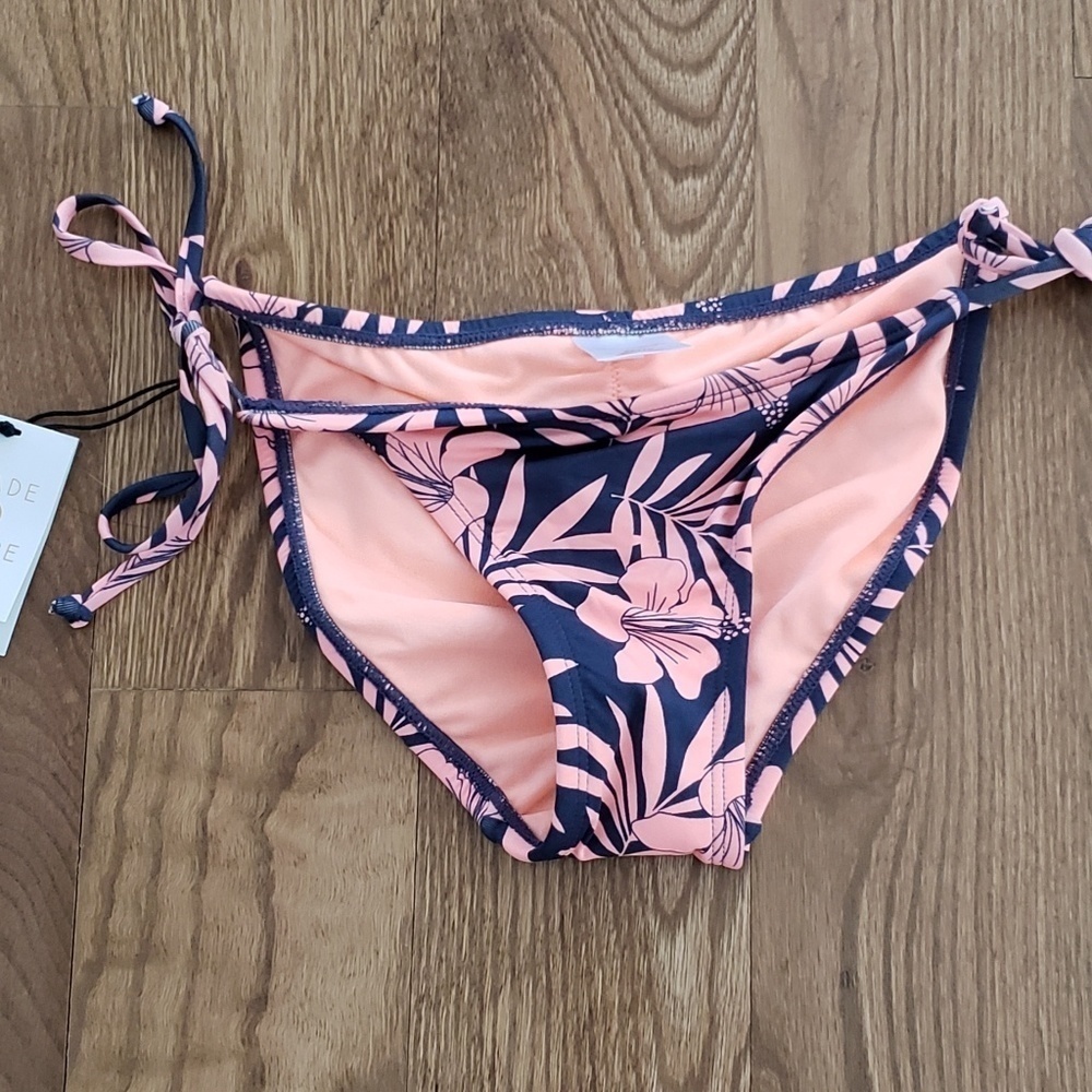 Shade & shore swim bottom.